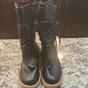 Black Lace-Up Combat Boots with Gum Sole Size 40 US 10